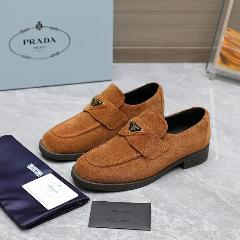 prada cuir chaussures pour femme s_126714a